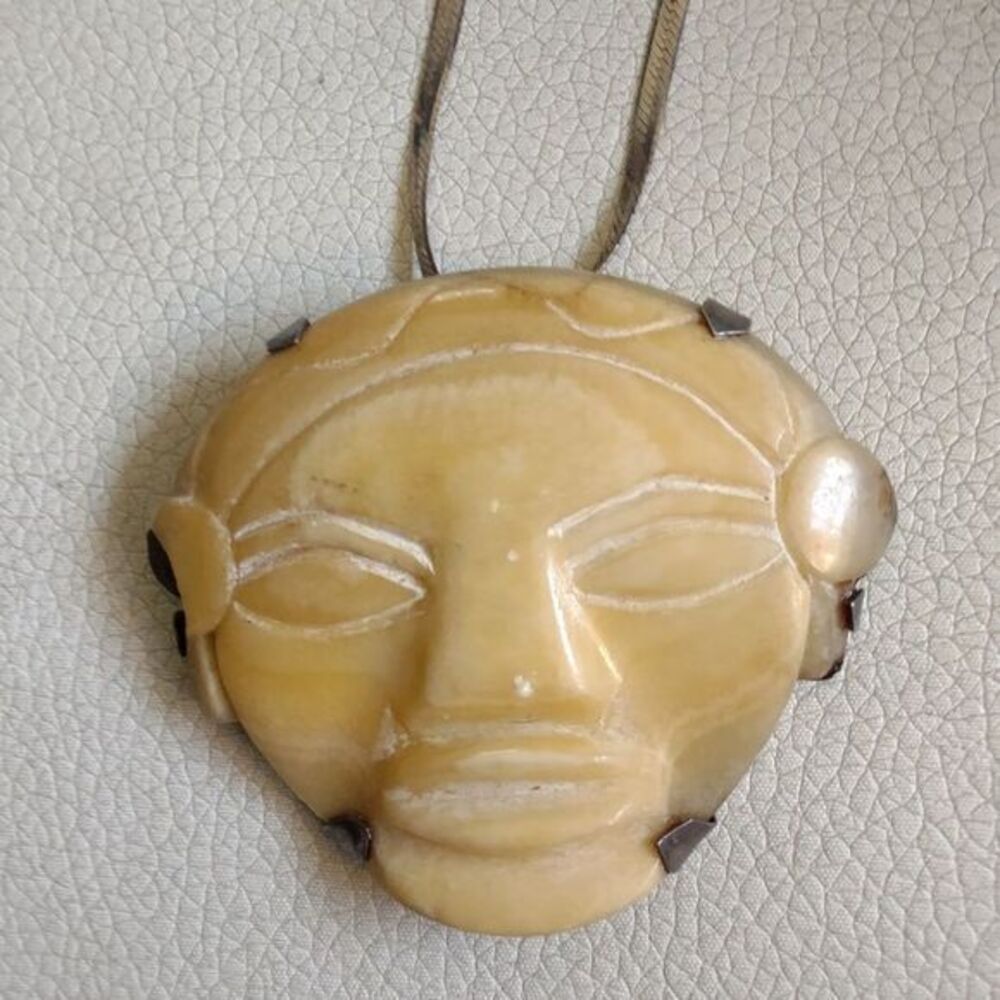 Mayan Soapstone And Sterling Silver Necklace 95$